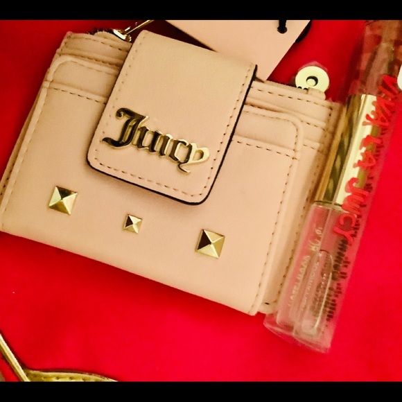 Juicy Couture Accessories - Adorable juicy couture bundle
